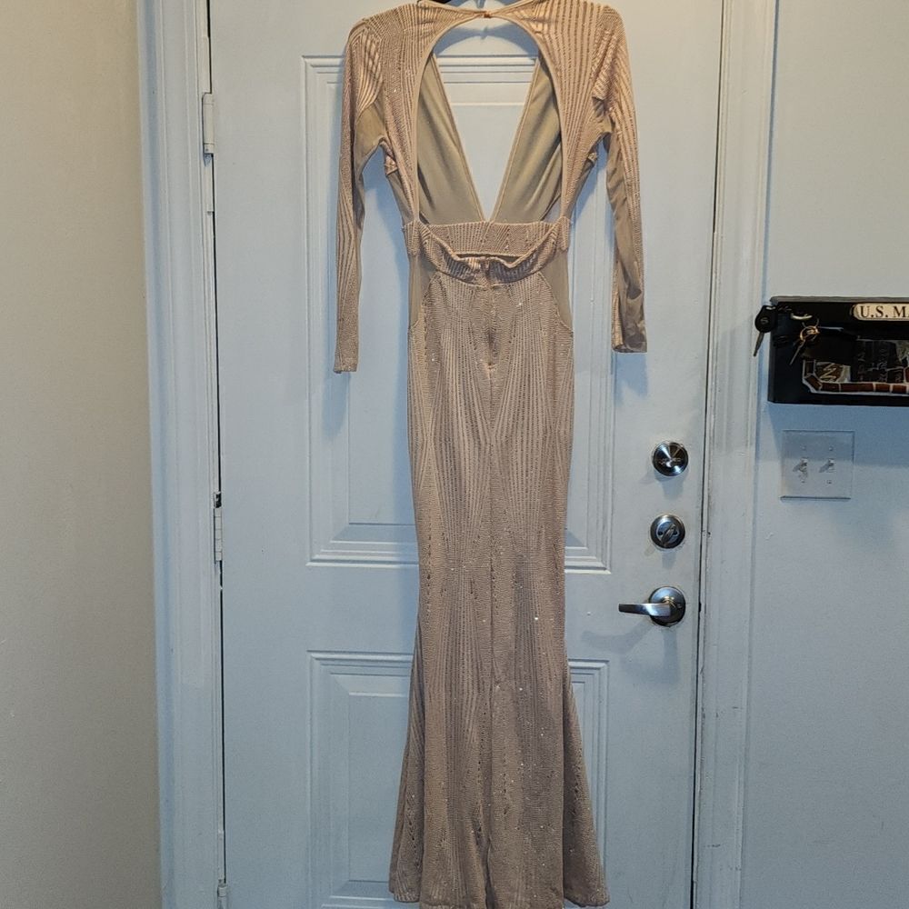 Beautiful Formal Dress   - Picture 8 of 8